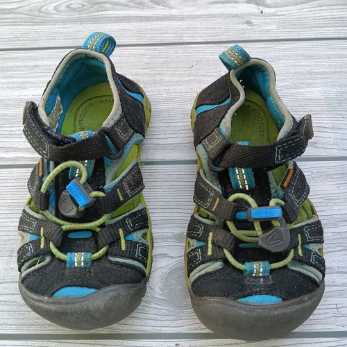 Keen Washable Kids Sandals size 25.5 like new