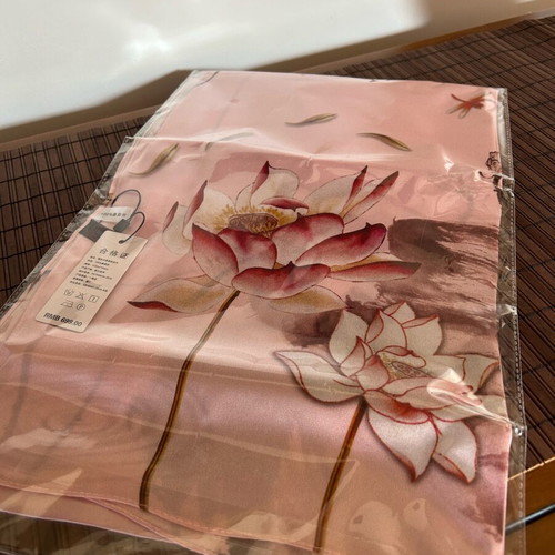 Silk Scarf new, pink with gold ring, 1.72x53 cm