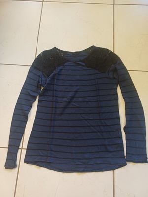 Zara women's long-sleeve blouse used, black and blue, size S