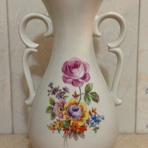 Porcelain vase GDR 1877 like new, 17 cm height