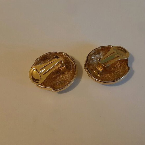 Vintage earrings with clip like new