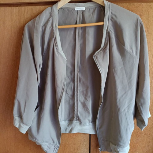 Oysho lightweight bomber jacket like new, medium fit taupe