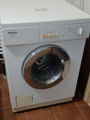Miele washing machine used, 9 kg load capacity