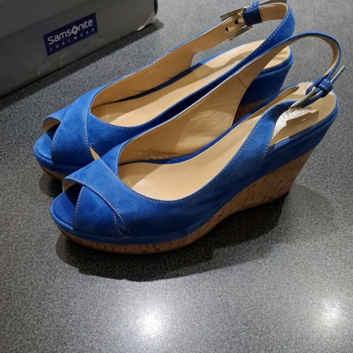 Samsonite Bahia Double Cover Crust Blue Suede Platform Sandals size 41 like new