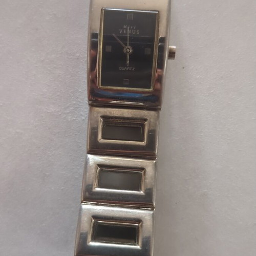 Miss Venus quartz wristwatch used, battery needs replacement