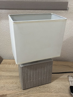Table lamp set like new, pair
