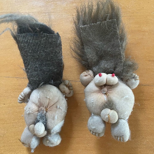 Funny vintage keychains with cave couple used, set of 2, brown