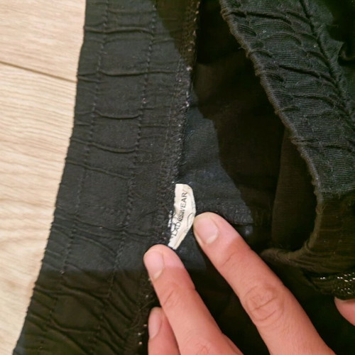 Women's shorts size M black like new