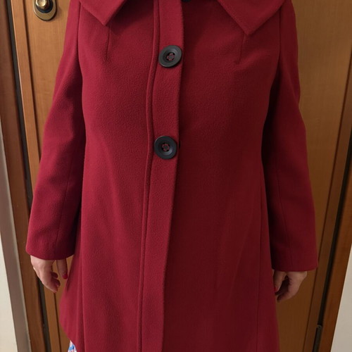 MIA red coat size 54