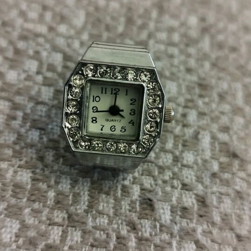 Adjustable ring watch like new, silver