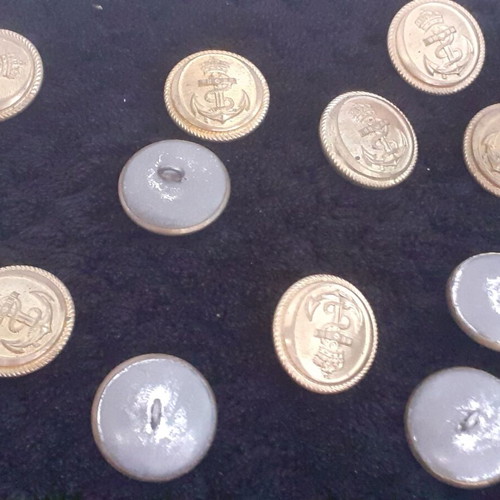 Vintage metal buttons of Royal Navy 1950s, pack of 12, like new