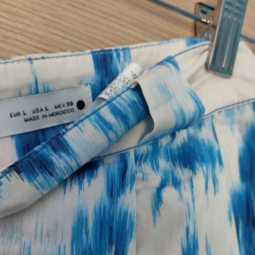 Zara skirt like new, white and blue, size L