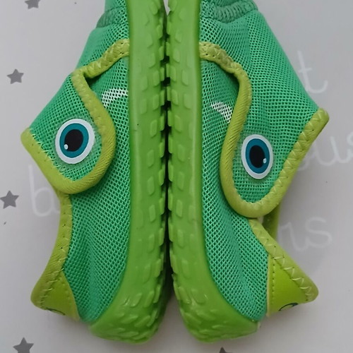 Tribord kids' water shoes size 24-25 like new, green