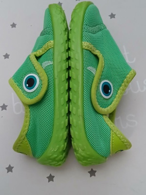 Tribord kids' water shoes size 24-25 like new, green