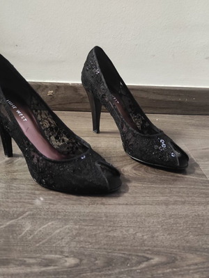Nine West peep toe pumps used, size 37, black