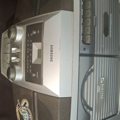 Samsung RCD-M30G portable stereo used, cassette only, for repair or parts