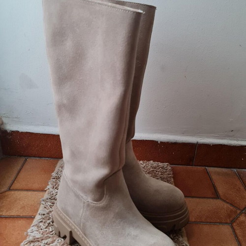 Day2Day Sante beige boots like new, size 36