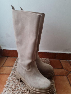 Day2Day Sante beige boots like new, size 36