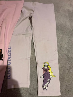 Kids leggings with Disney characters like new, set of 4 for 6-year-old girl