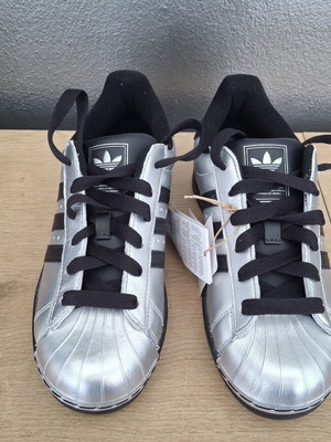 Adidas Originals Superstar II sneakers new, size 38.5, silver
