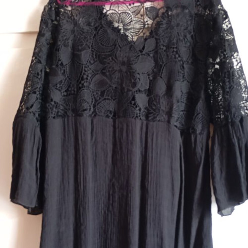 Oversized lace shirt with 3/4 sleeve like new, black