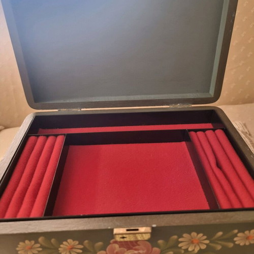 Handmade painted jewelry box with key new