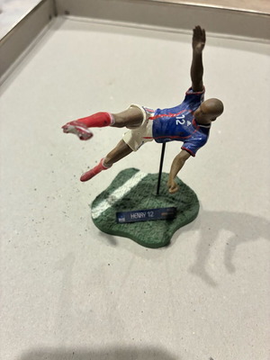 Henry collectible figure like new