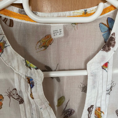 Thin butterfly shirt size M like new, white