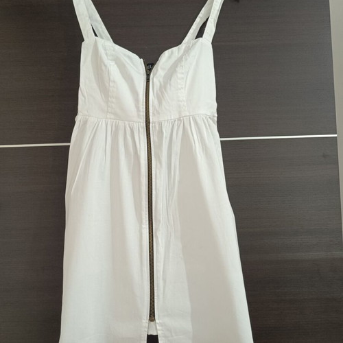 Anel white dress like new with zipper and back smocking