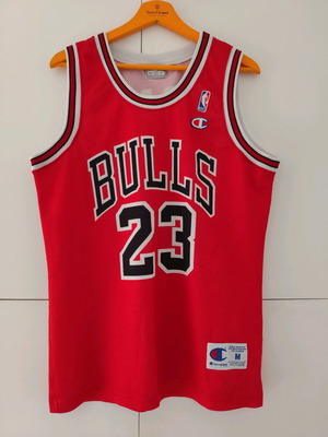 Chicago Bulls Michael Jordan jersey used, size Medium