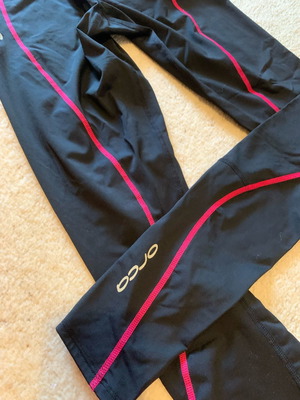 Orca women's sports leggings unused, size M, black