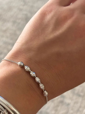 Silver 925 bracelet with hammered beads
