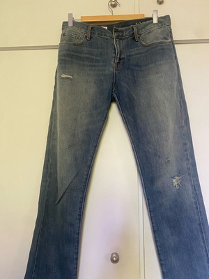 Gap women's boyfriend jeans like new, size 27, blue