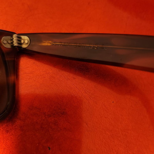 Ray Ban Wayfarer sunglasses like new, vintage brown tortoise