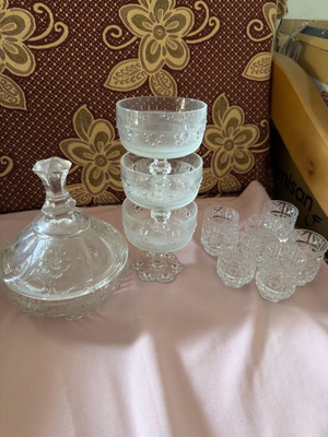 Crystal set with fountain dish, shot glasses and bowl like new