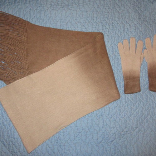 Women's scarf and gloves set beige-brown new