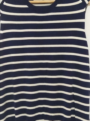 Zara sleeveless sweater new, soft, size L 40 12, white and blue
