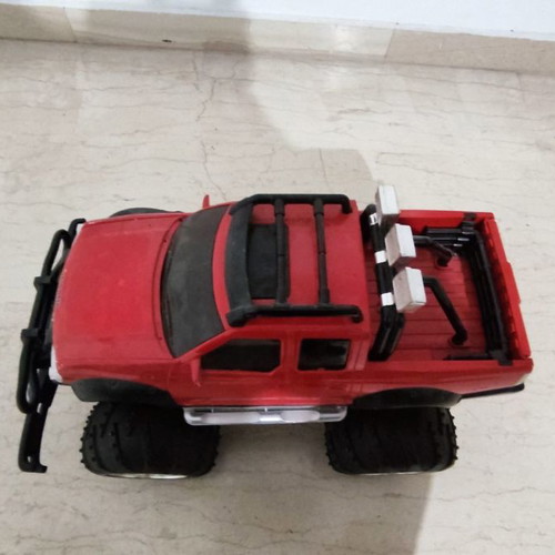 Remote control 4x4 used for parts or decoration