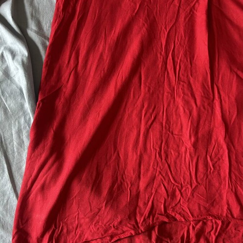Caramella red tunic with V-neck and buttons, long sleeves