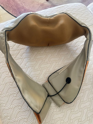 Shiatsu Neck and Back Massage Device with Heat