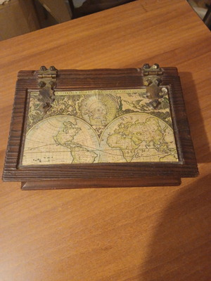 Wooden cigar case used