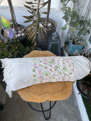 Beach towel like new with fabric combination, very absorbent