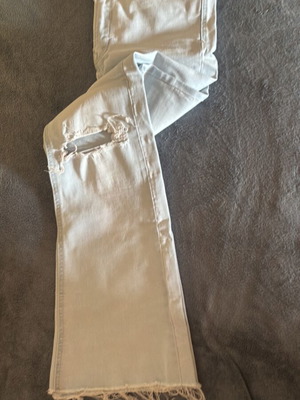 Stradivarius denim jeans with knee rip, size S
