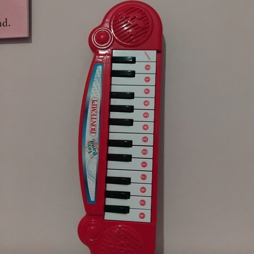 Bontempi Toy Band children's electronic piano like new, red