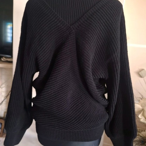Est'seven Paris black sweater like new, size L