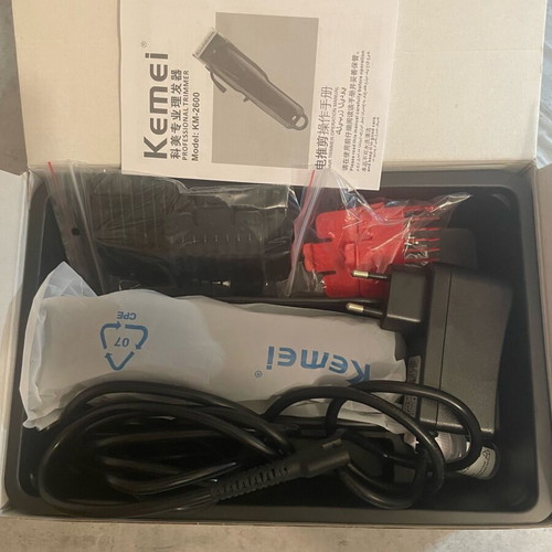 Kemei KM-2600 hair clipper new with accessories and free combs