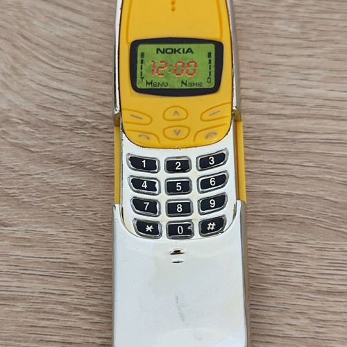 Vintage ξύστρα σε σχήμα τηλεφώνου Nokia