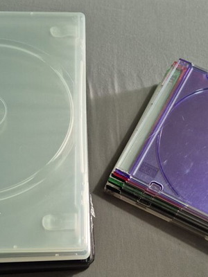 CD and DVD cases like new, assorted colors and sizes, pack of 15
