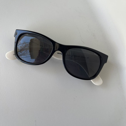 Children's sunglasses like new, black and white, for ages 3-7