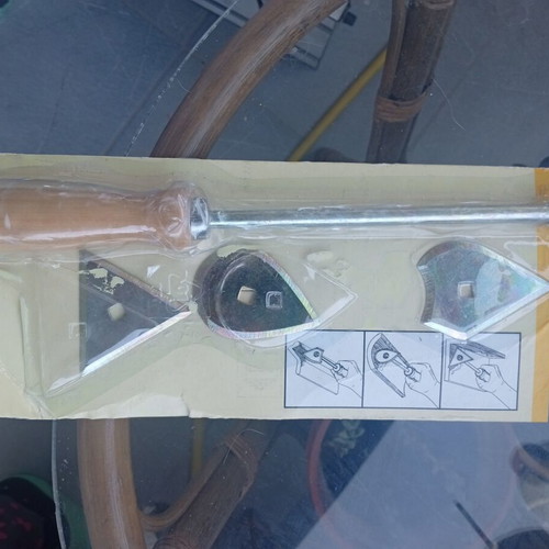DIY woodcarving and cutting tools set like new